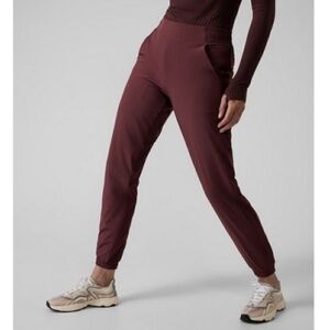 Athleta Brooklyn Lined Jogger Pant Size 14 Activewear Hiking